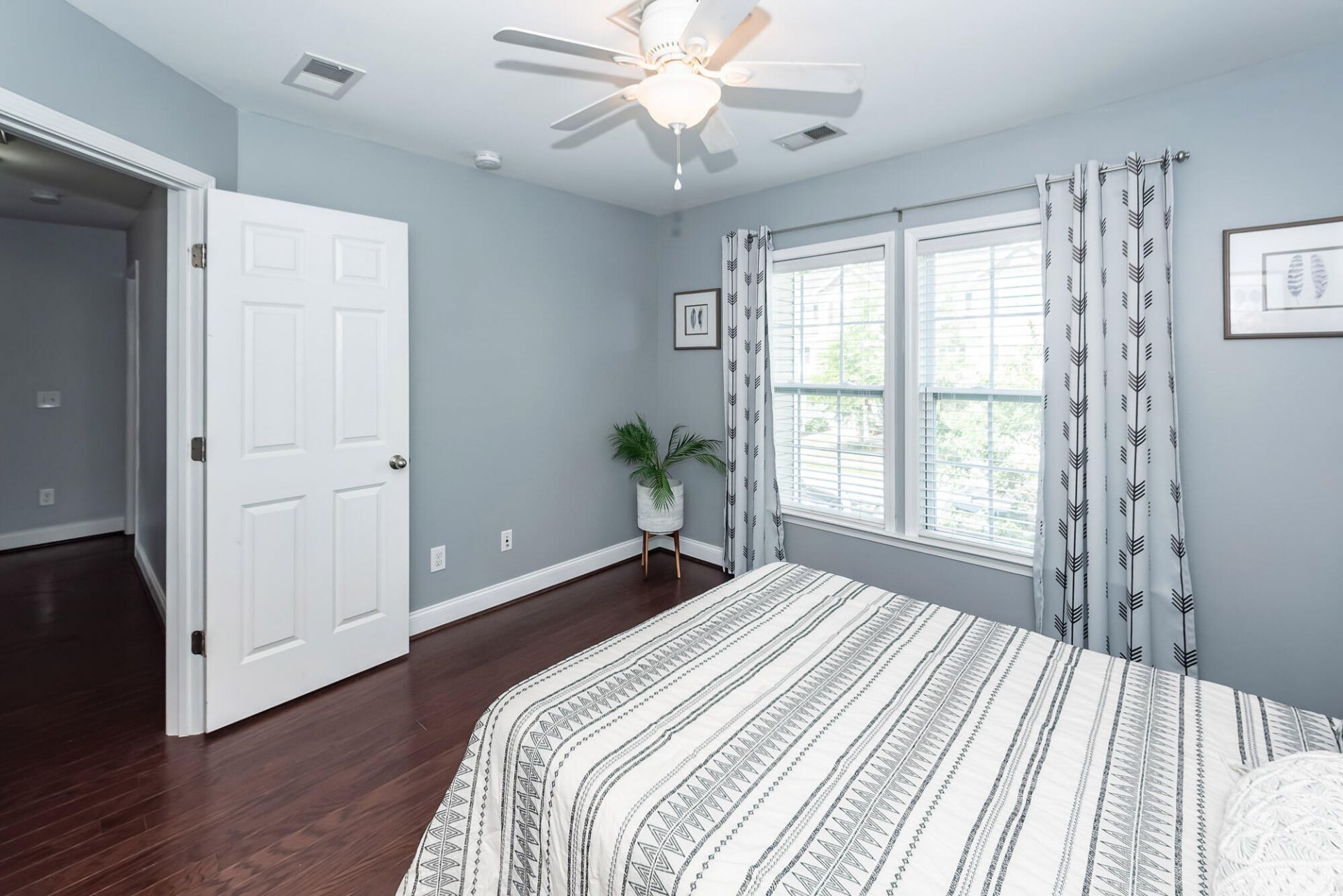 4072 Hartland Street Photo 24