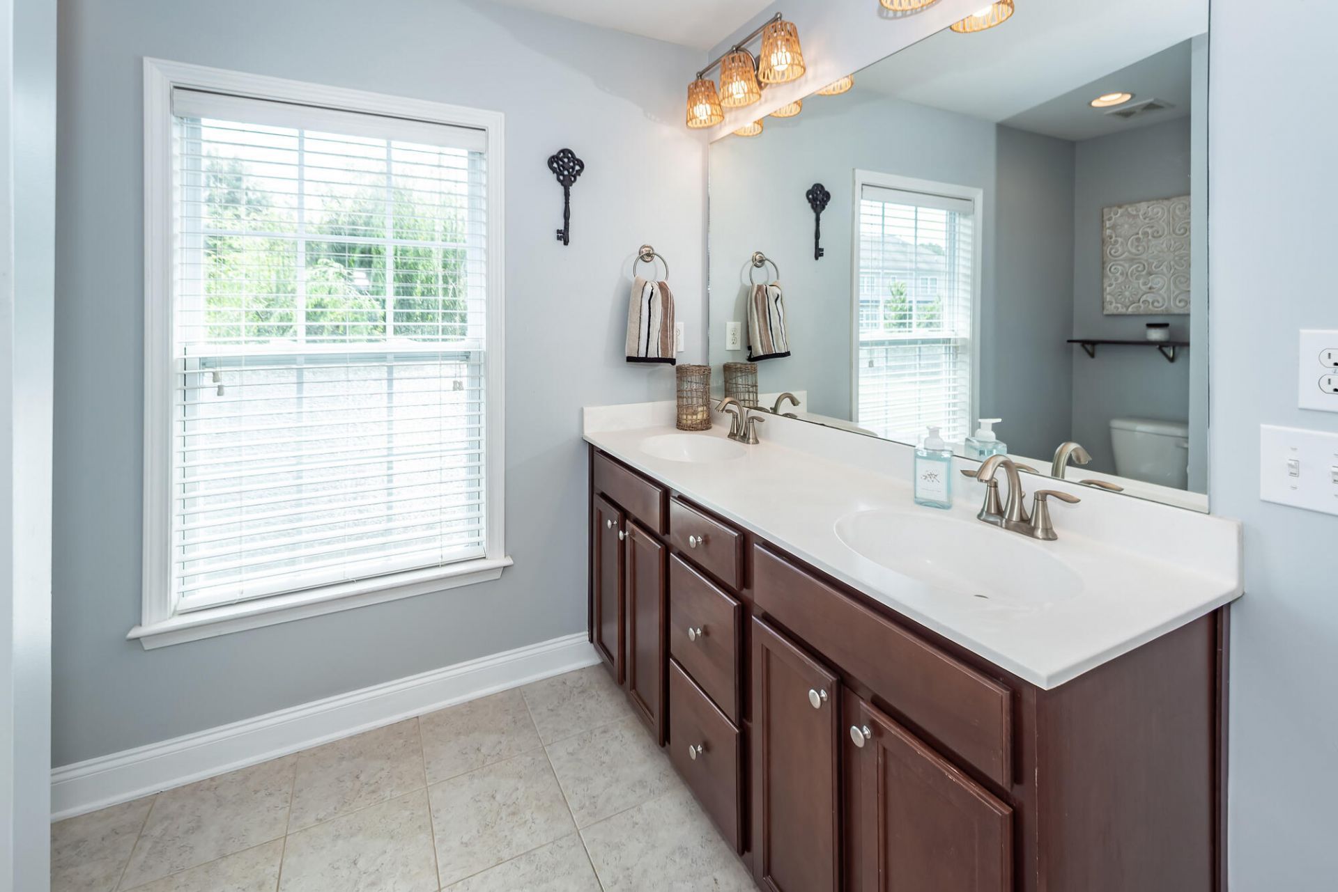 4072 Hartland Street Photo 28