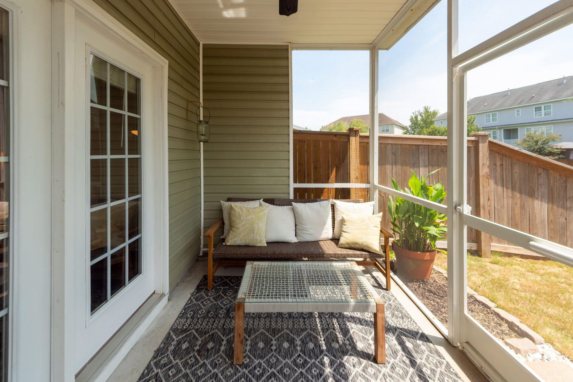 4072 Hartland Street Photo 34
