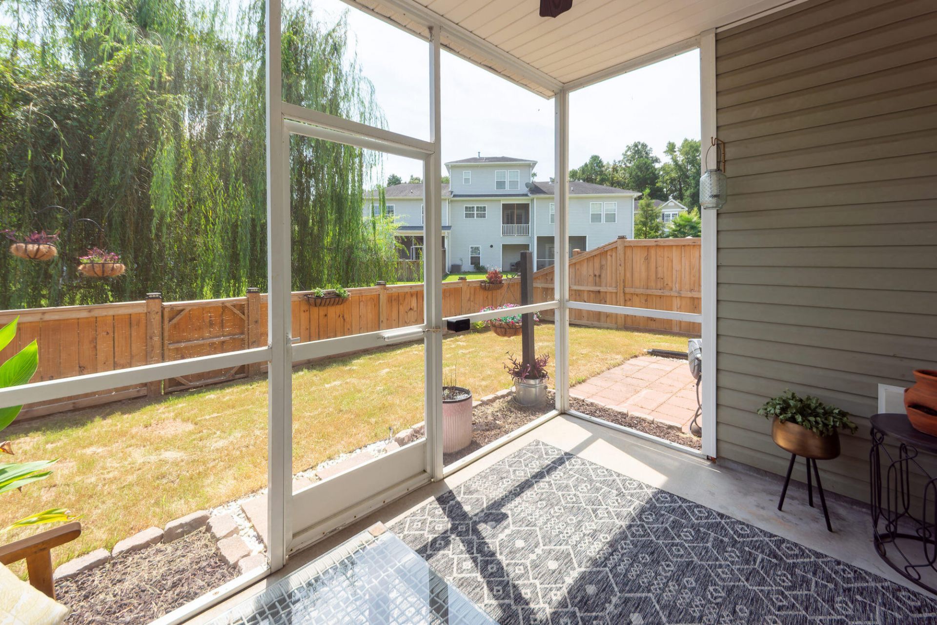 4072 Hartland Street Photo 35