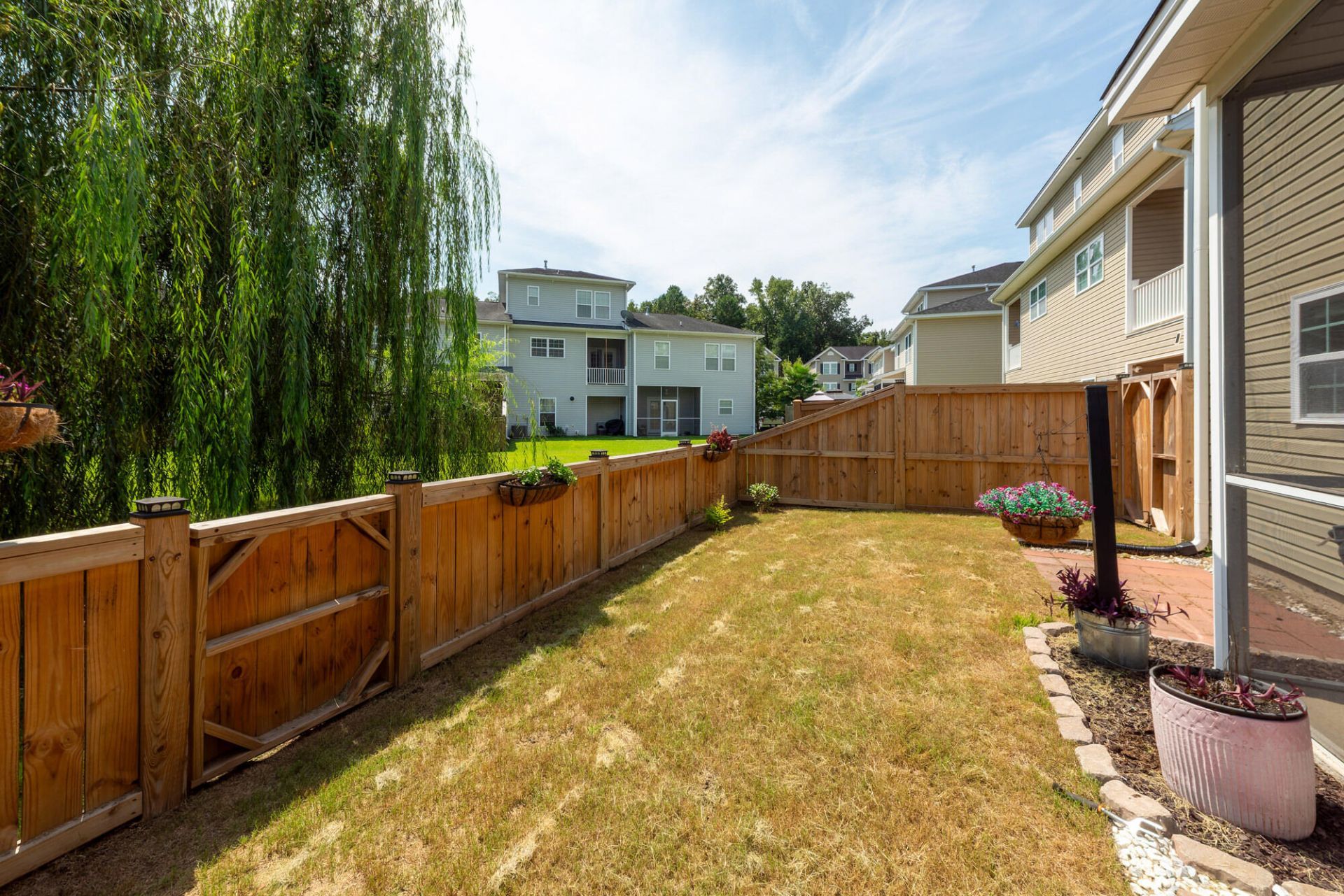 4072 Hartland Street Photo 36