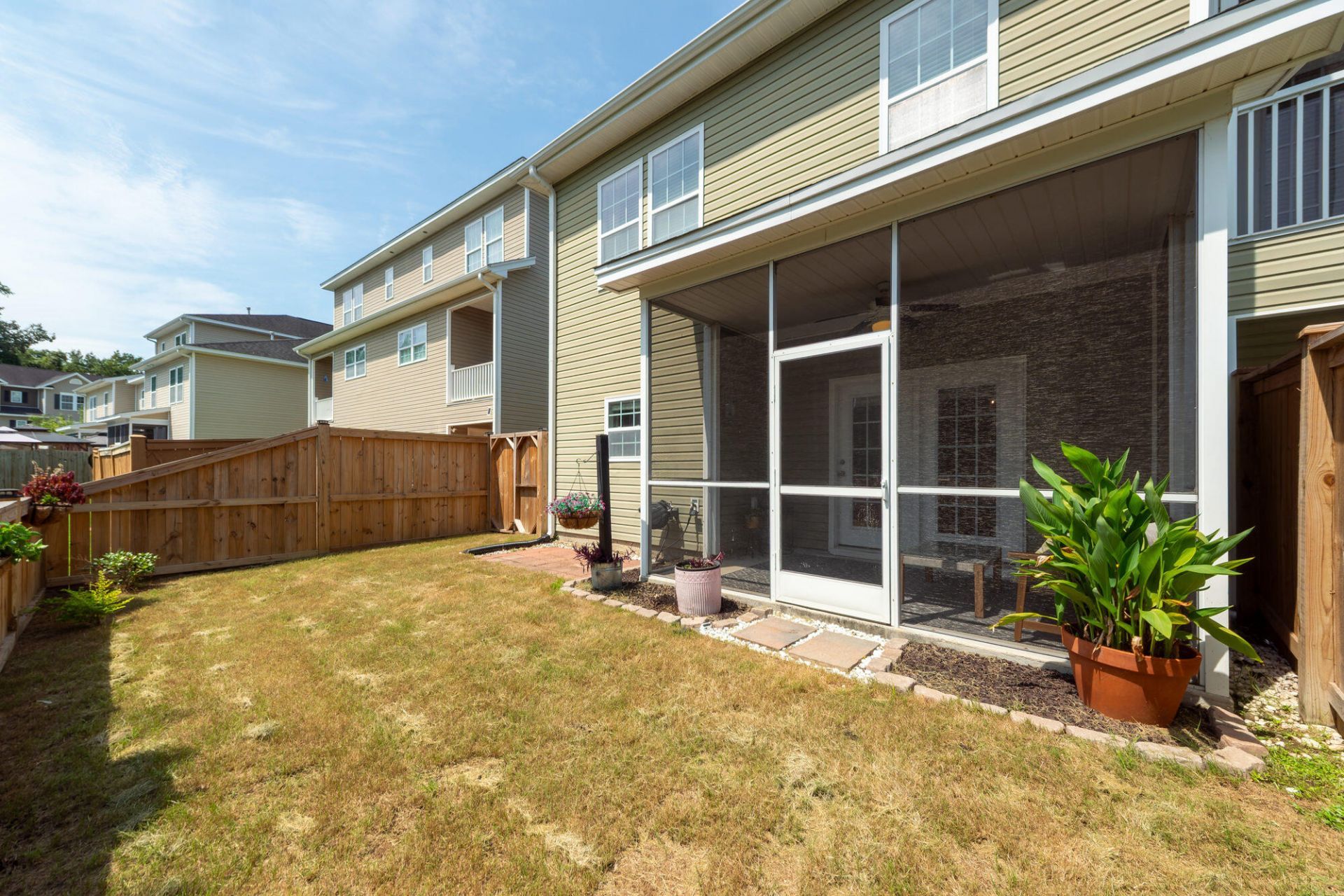 4072 Hartland Street Photo 38