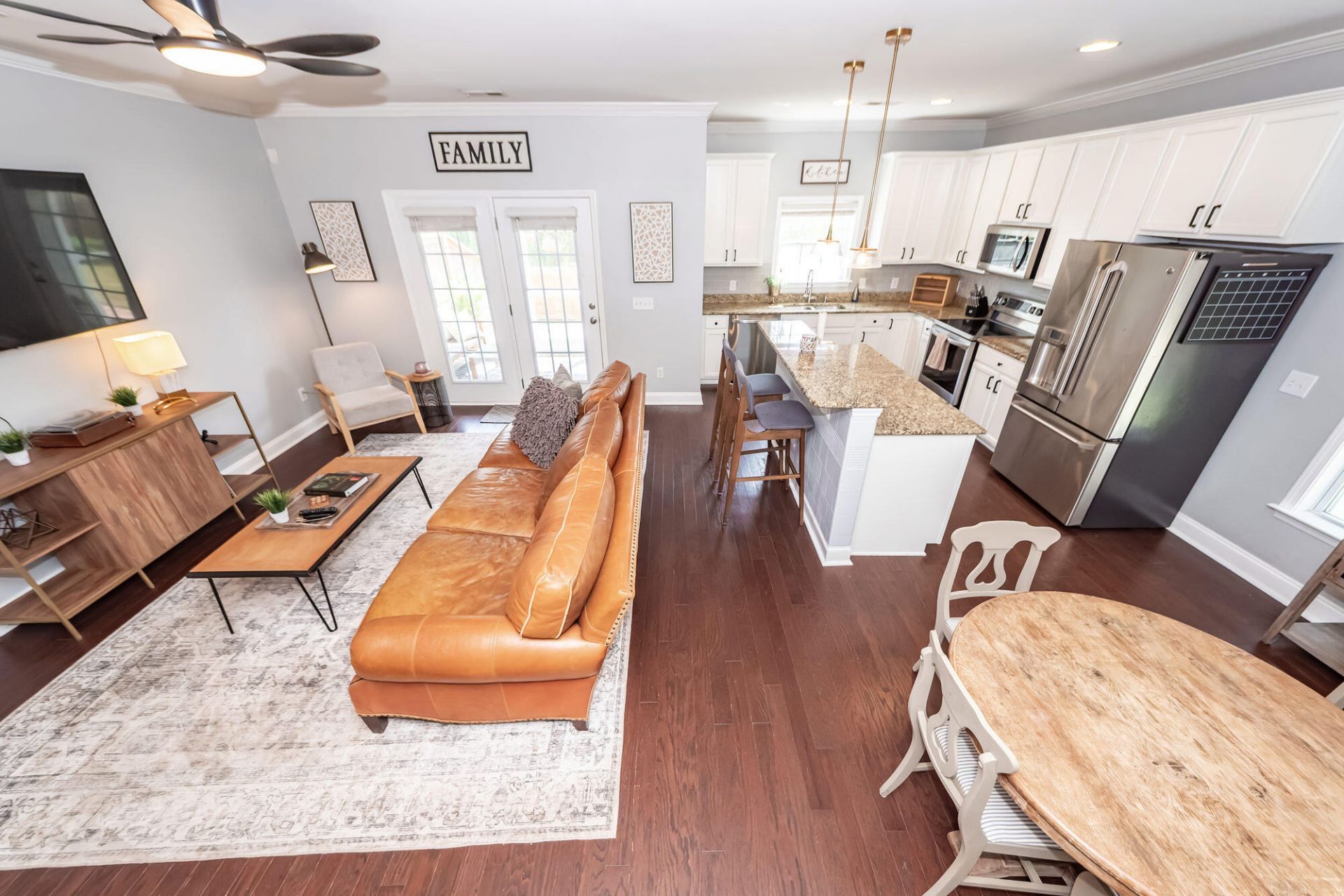 4072 Hartland Street Photo 9