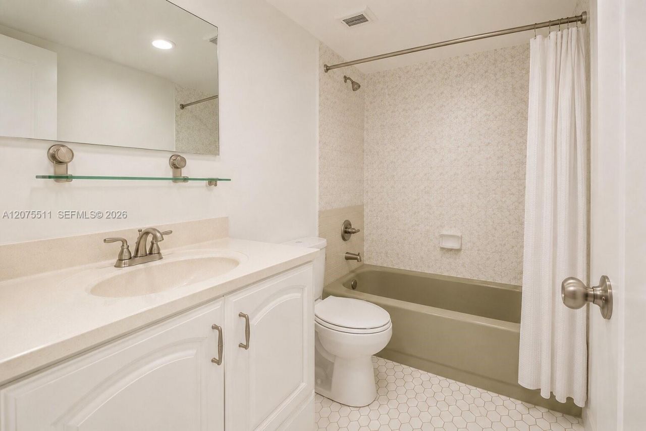 1470 NE 125th Ter , Unit 202, North Miami, FL 33161 Photo