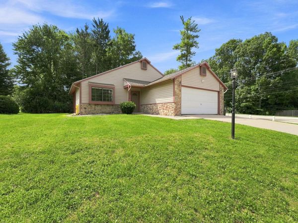 2710 Covington Pines Place, Fort Wayne, IN 46804