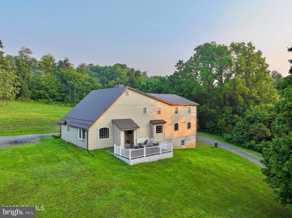 54 KELLER ROAD, PORT TREVORTON, PA 17864