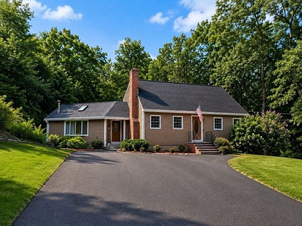 9 Westgate Rd, Billerica, MA 01862