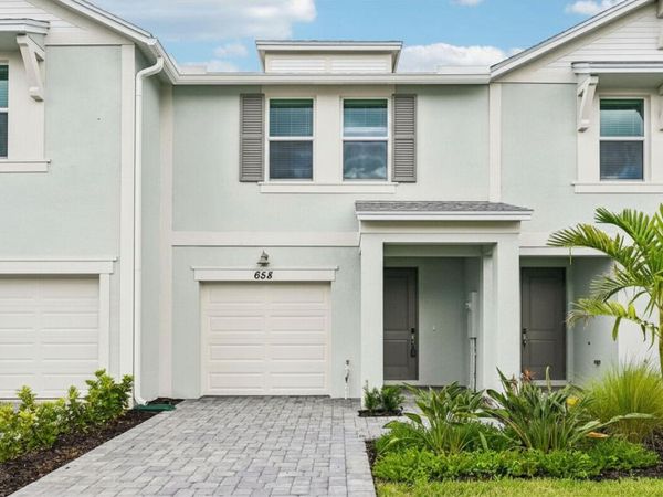 658 Salisbury Circle, Fort Pierce, FL 34982
