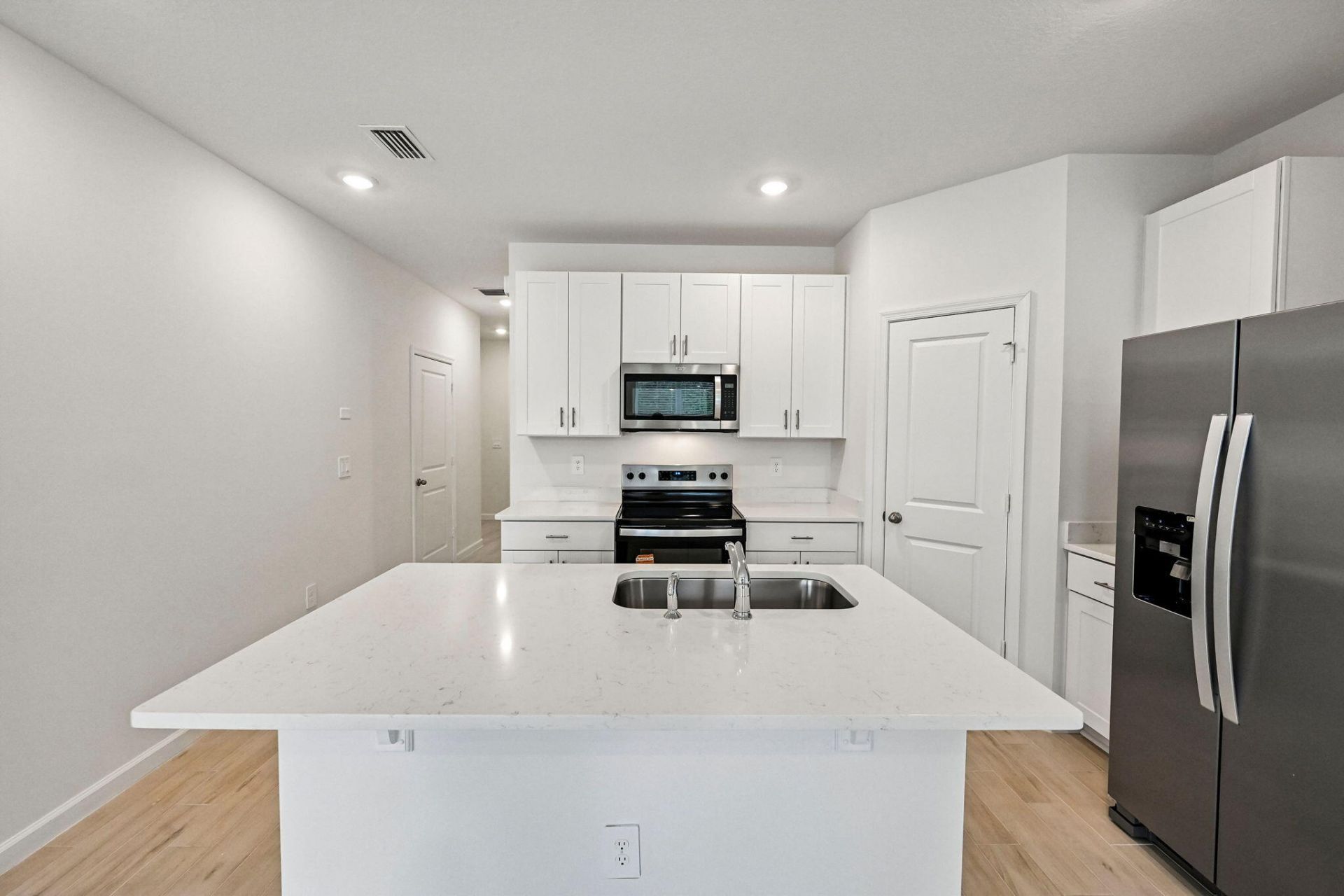 658 Salisbury Circle, Fort Pierce, FL 34982 Photo