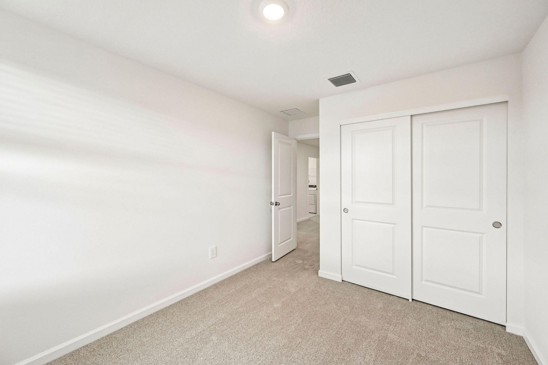 658 Salisbury Circle, Fort Pierce, FL 34982 Photo