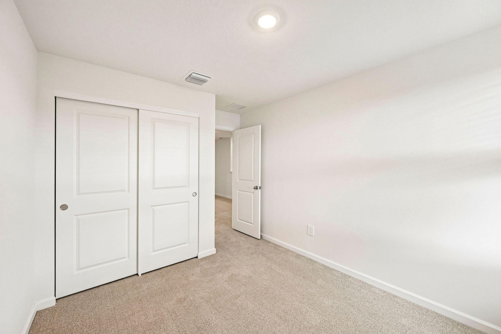 658 Salisbury Circle, Fort Pierce, FL 34982 Photo