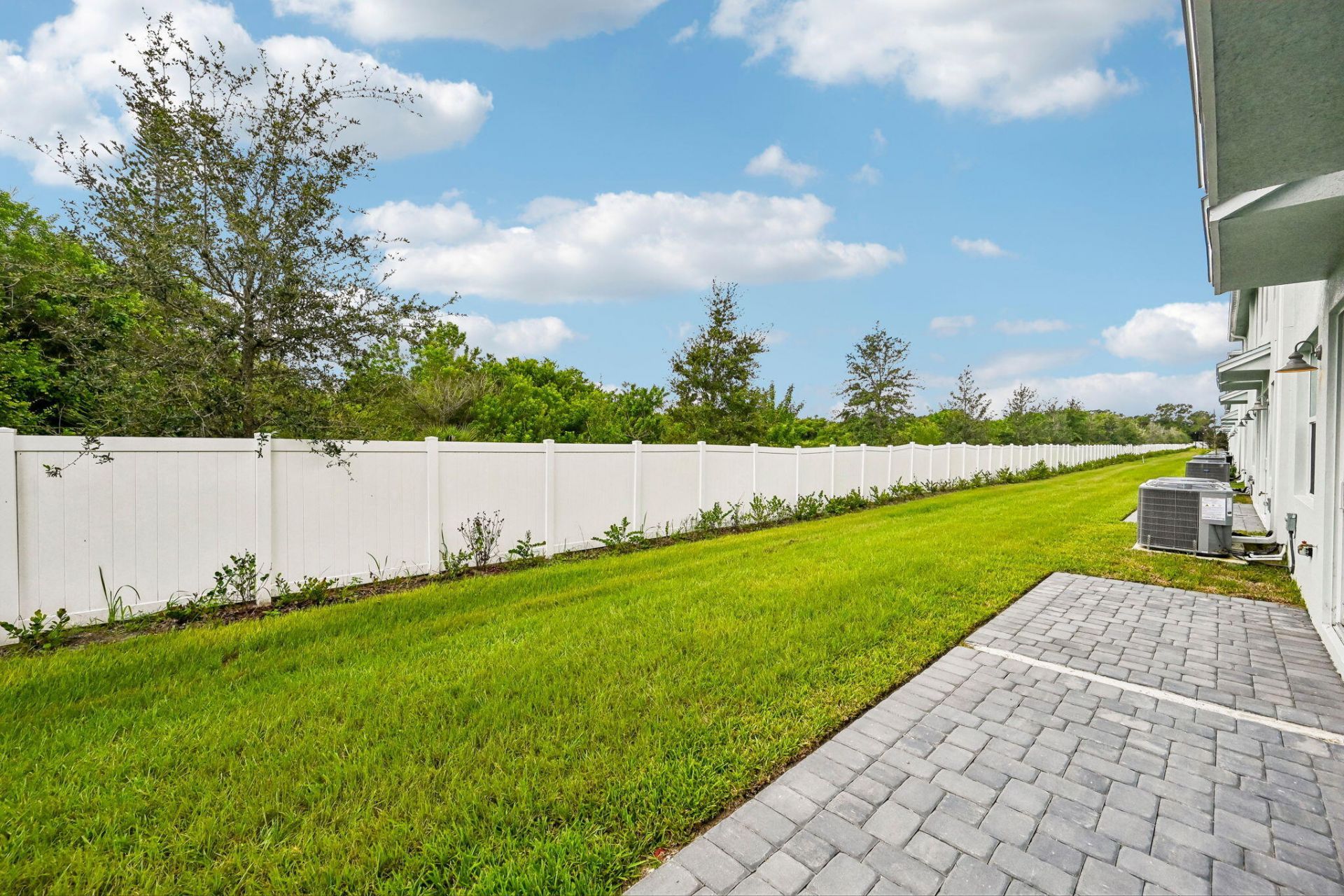 658 Salisbury Circle, Fort Pierce, FL 34982 Photo
