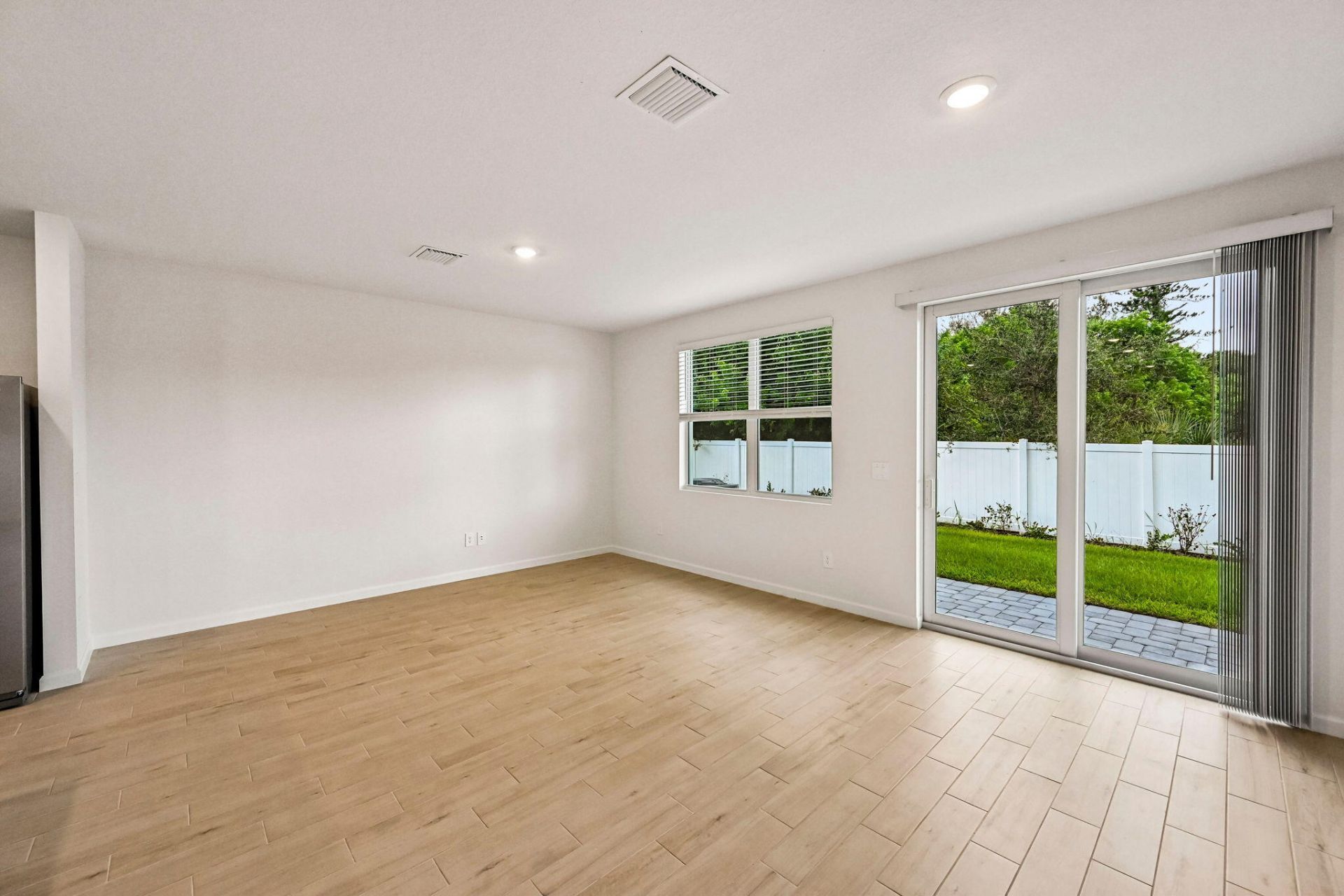 658 Salisbury Circle, Fort Pierce, FL 34982 Photo