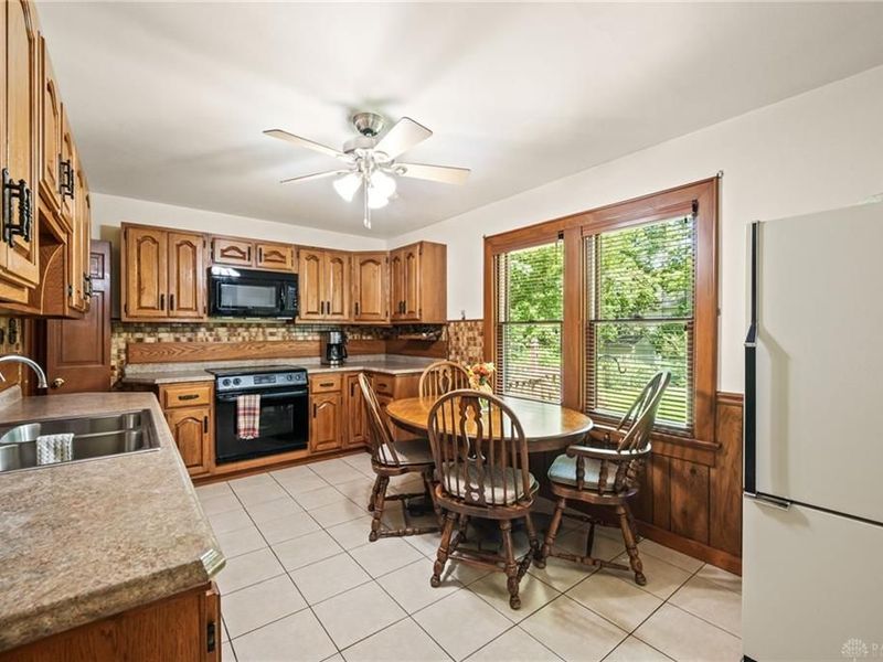 1376 Hanes Road, Beavercreek, OH 45434 Photo 14