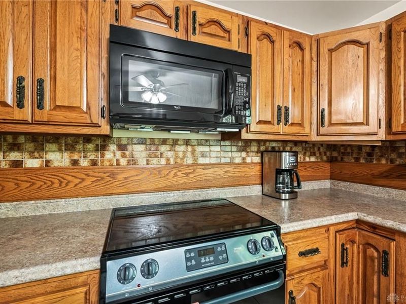 1376 Hanes Road, Beavercreek, OH 45434 Photo 17