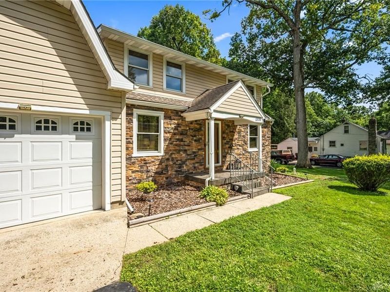 1376 Hanes Road, Beavercreek, OH 45434 Photo 9