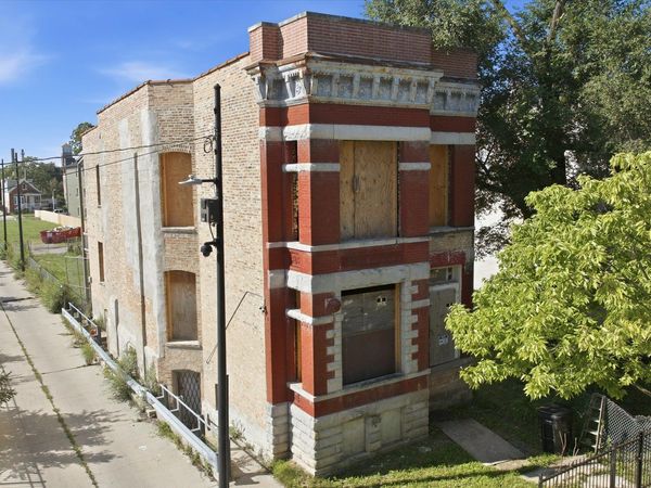 3311 W Monroe Street , Chicago, IL 60624