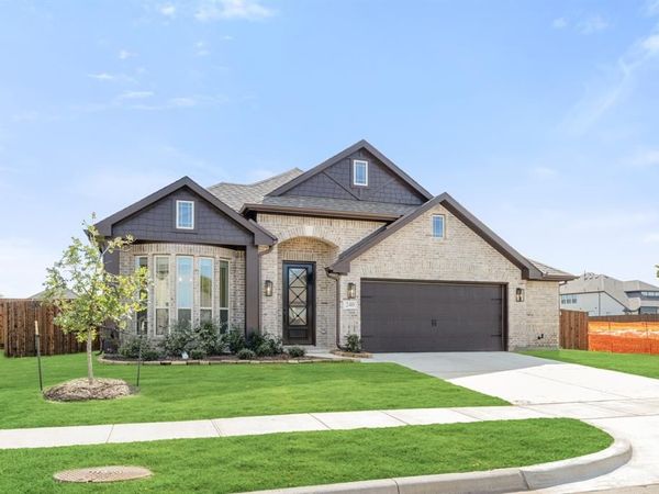 240 Claywood Drive, Glenn Heights, TX 75154