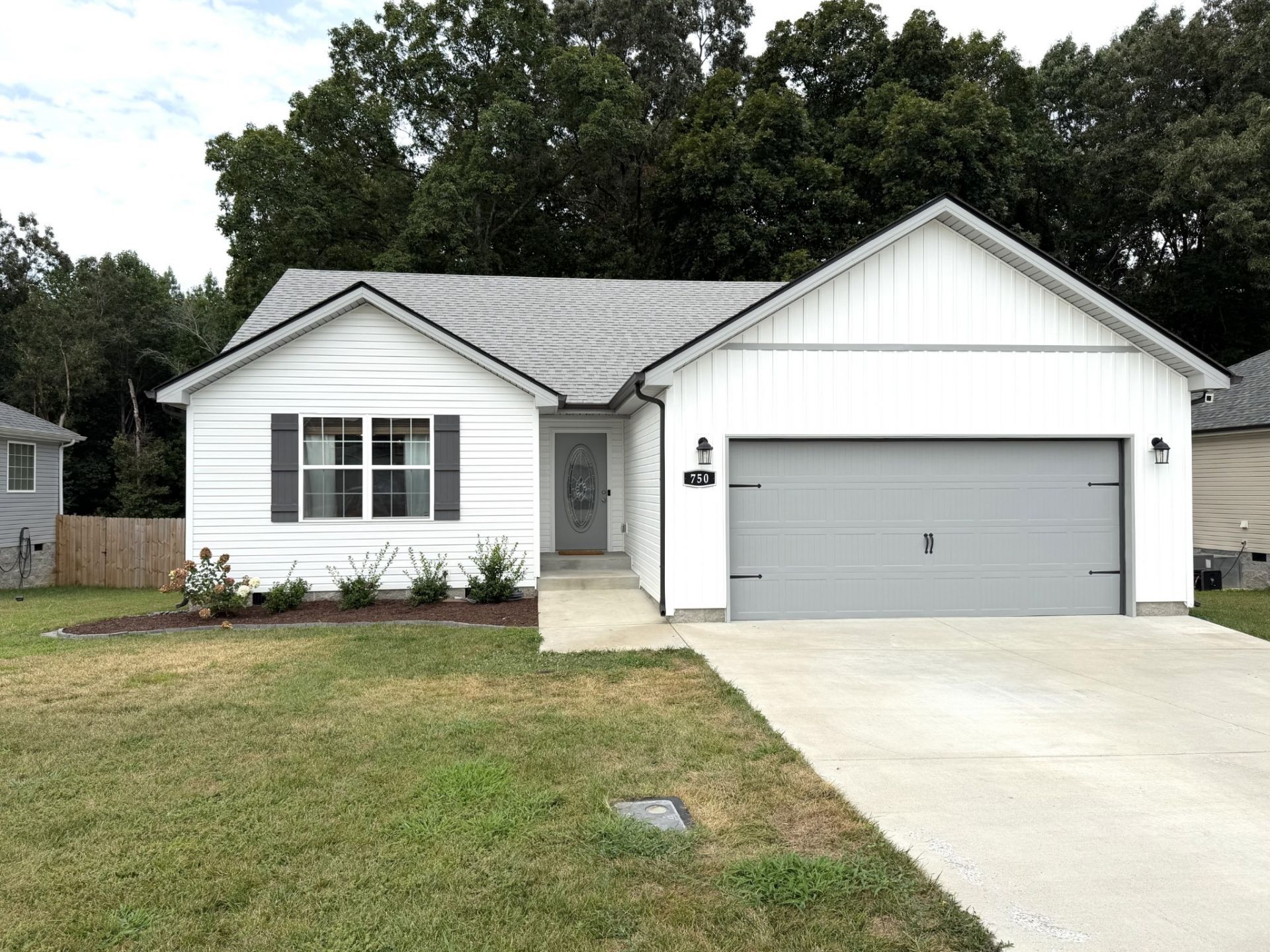 750 Gleason Dr, Clarksville, TN 37042 Main Photo