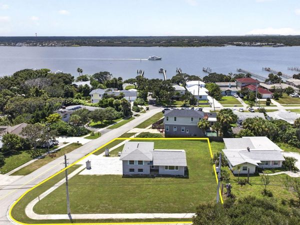 2314 S Peninsula Drive, Daytona Beach, FL 32118