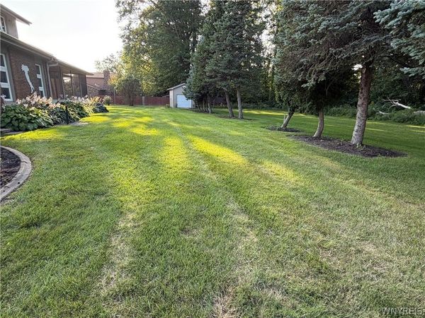 Effie Drive N, Niagara Falls, NY 14304