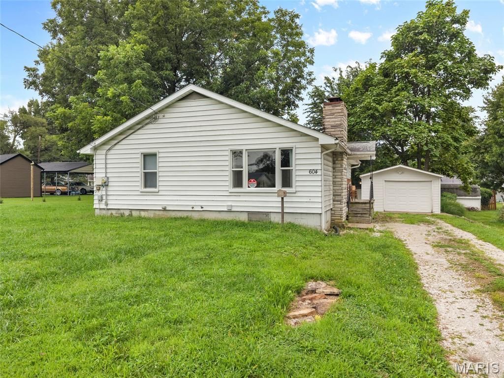 604 Stryker Avenue, Jerseyville, IL 62052 Main Photo