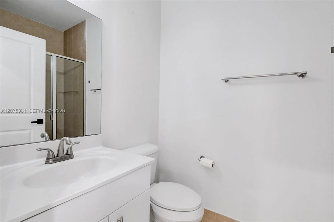 465 NE 194th Ter , Unit 465, Miami, FL 33179 Photo