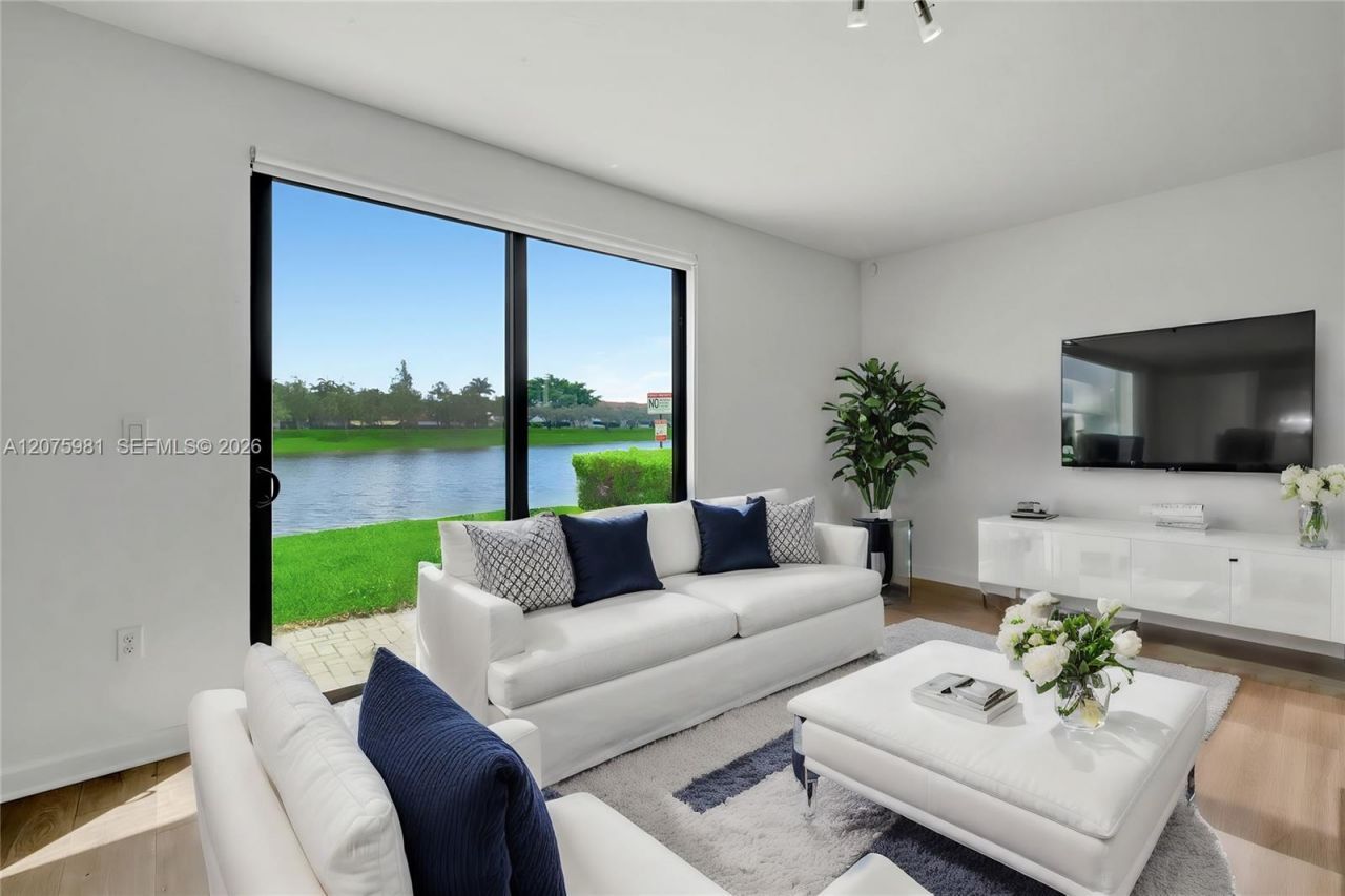 465 NE 194th Ter , Unit 465, Miami, FL 33179 Photo