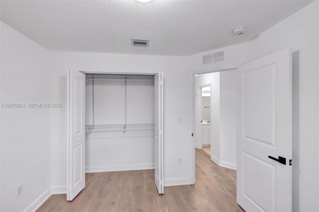 465 NE 194th Ter , Unit 465, Miami, FL 33179 Photo