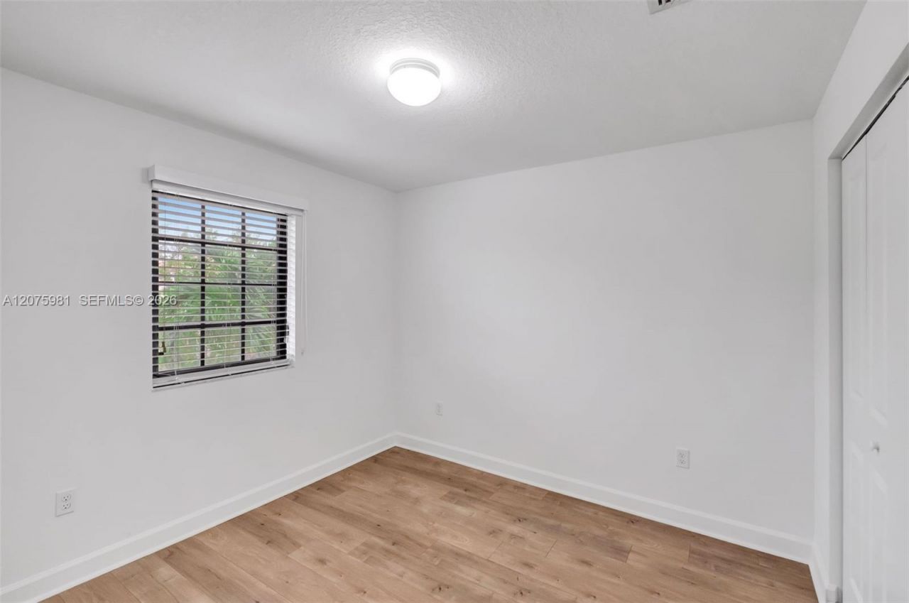 465 NE 194th Ter , Unit 465, Miami, FL 33179 Photo