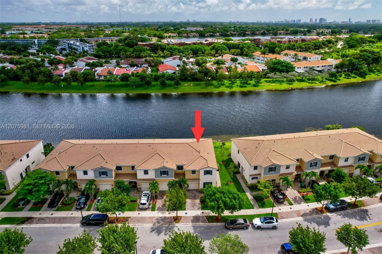 465 NE 194th Ter , Unit 465, Miami, FL 33179 Photo