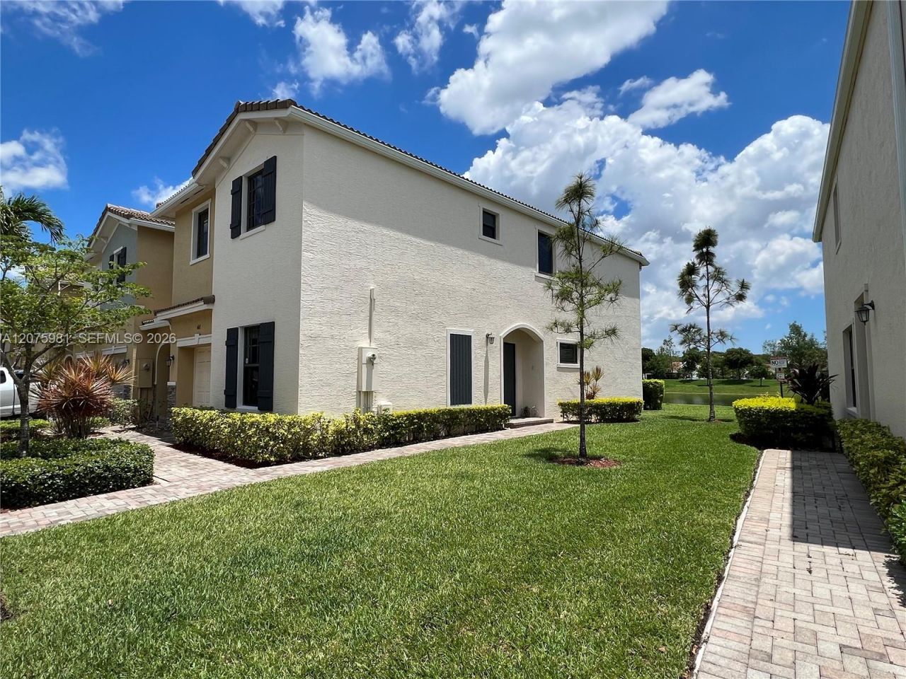 465 NE 194th Ter , Unit 465, Miami, FL 33179 Photo