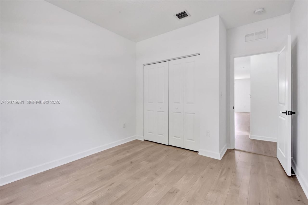 465 NE 194th Ter , Unit 465, Miami, FL 33179 Photo