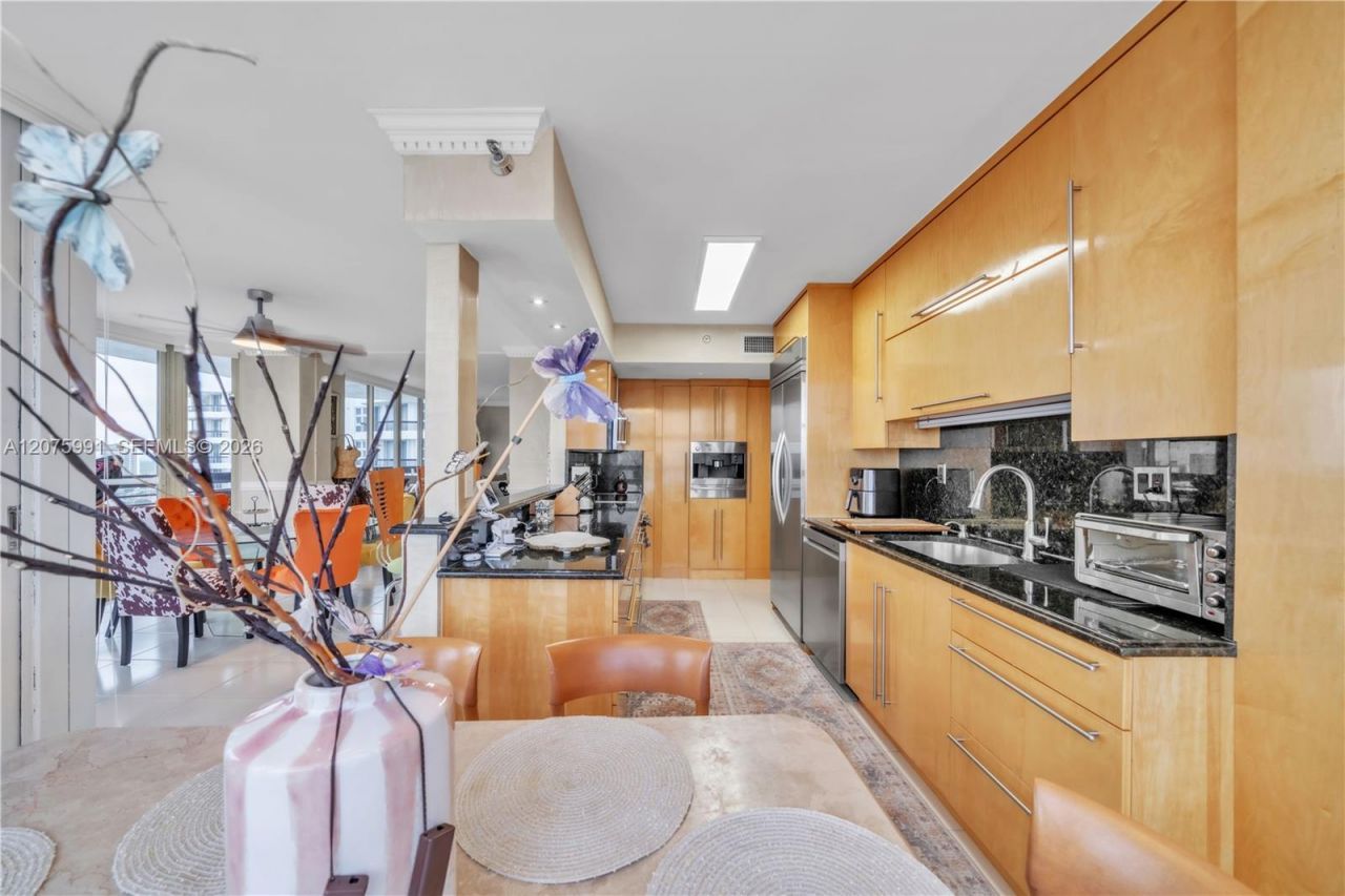 3530 Mystic Pointe Dr , Unit 3210, Aventura, FL 33180 Photo