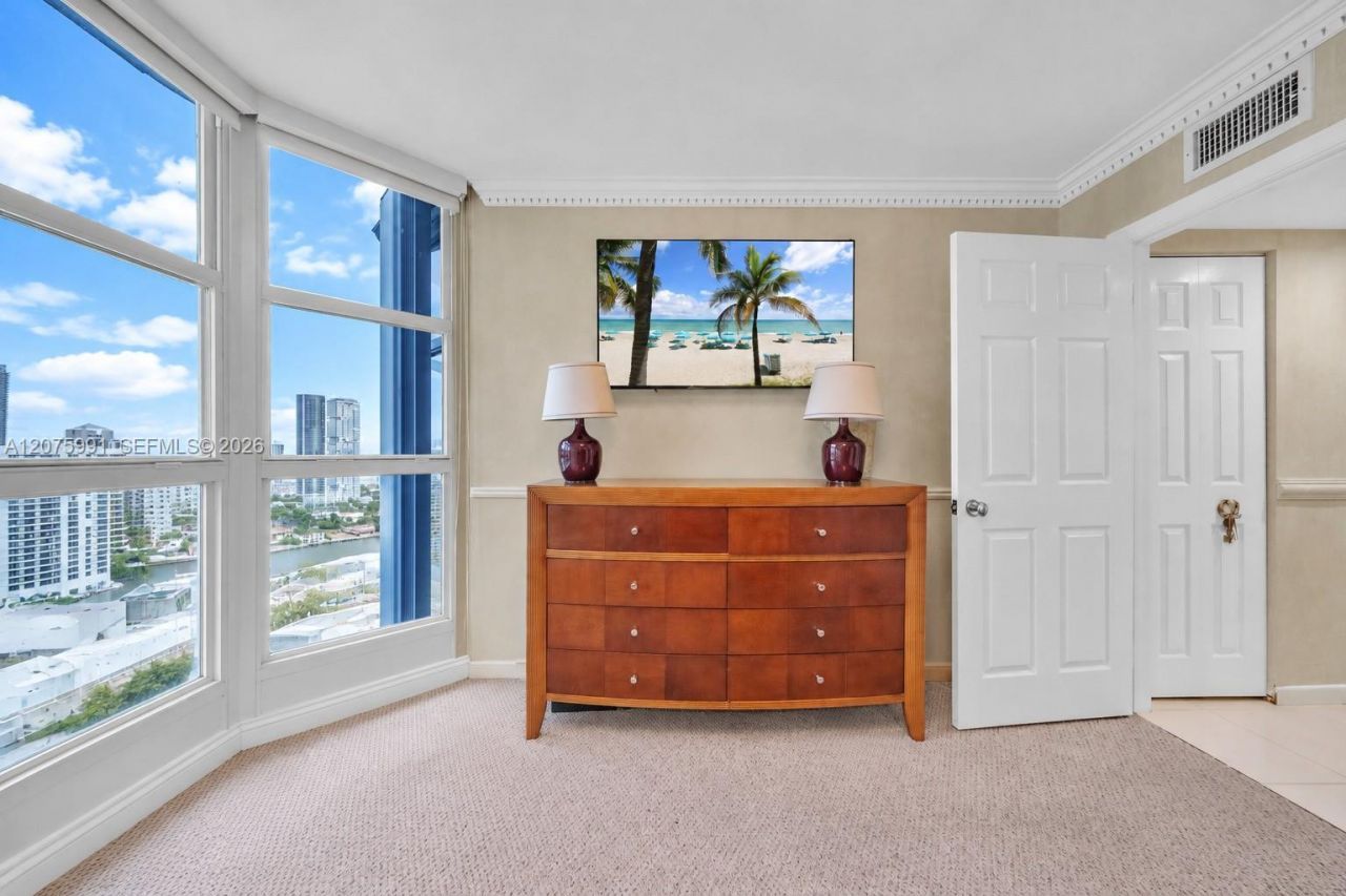 3530 Mystic Pointe Dr , Unit 3210, Aventura, FL 33180 Photo