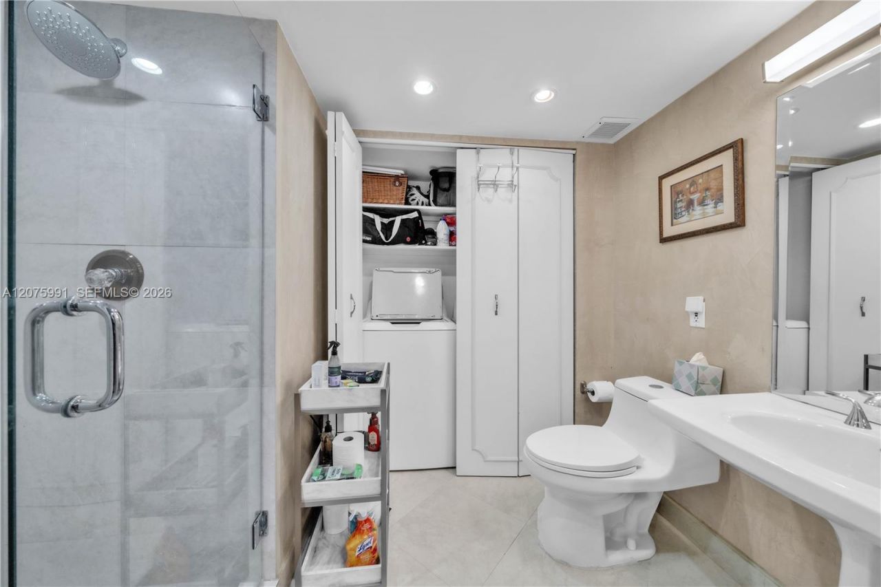 3530 Mystic Pointe Dr , Unit 3210, Aventura, FL 33180 Photo
