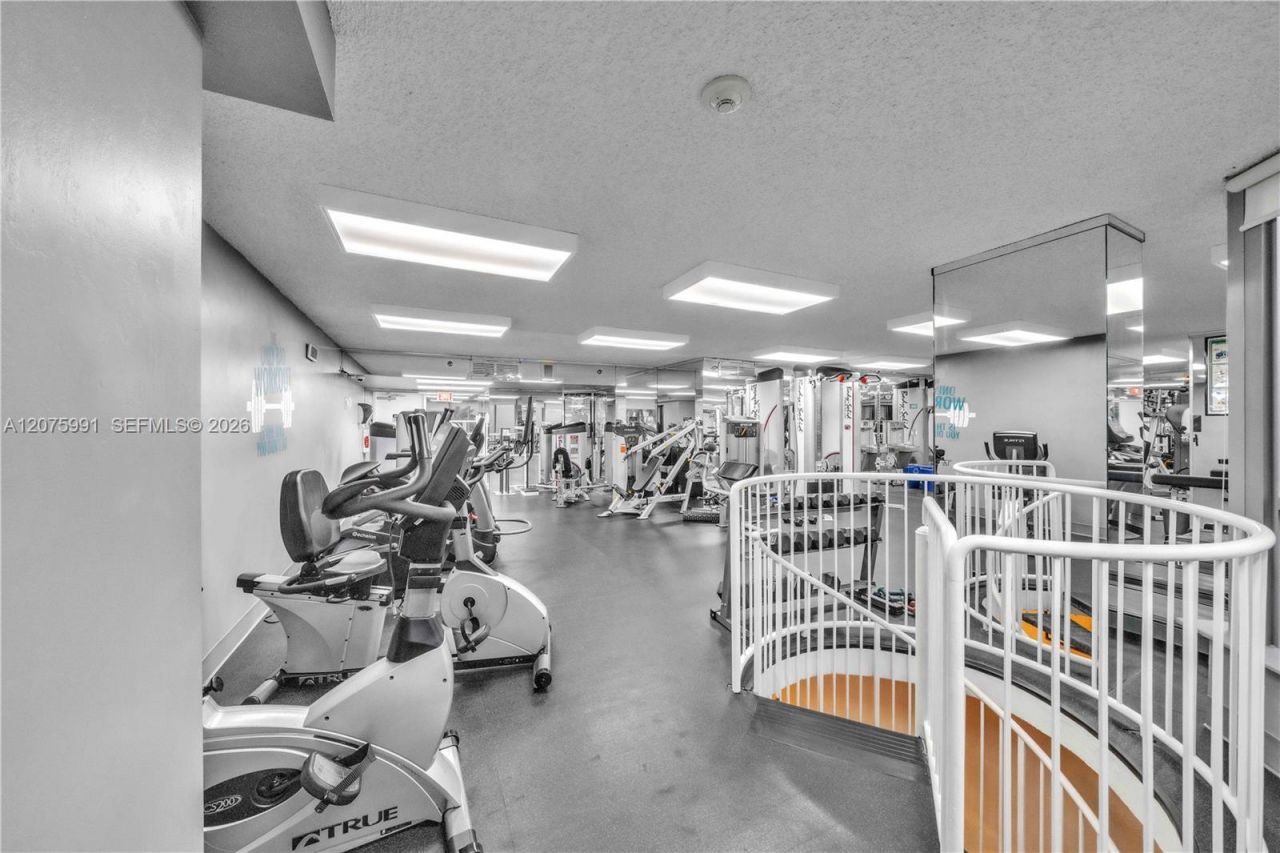 3530 Mystic Pointe Dr , Unit 3210, Aventura, FL 33180 Photo