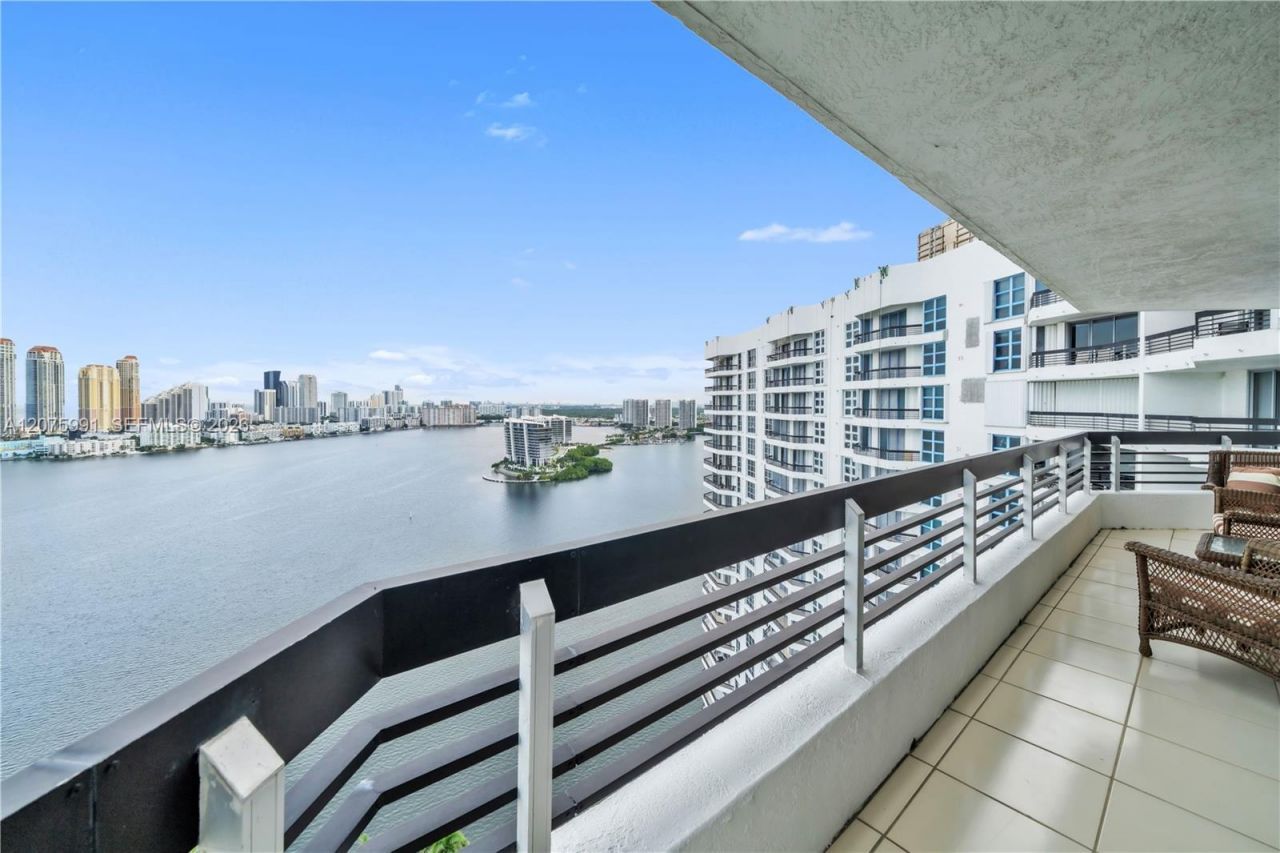 3530 Mystic Pointe Dr , Unit 3210, Aventura, FL 33180 Photo