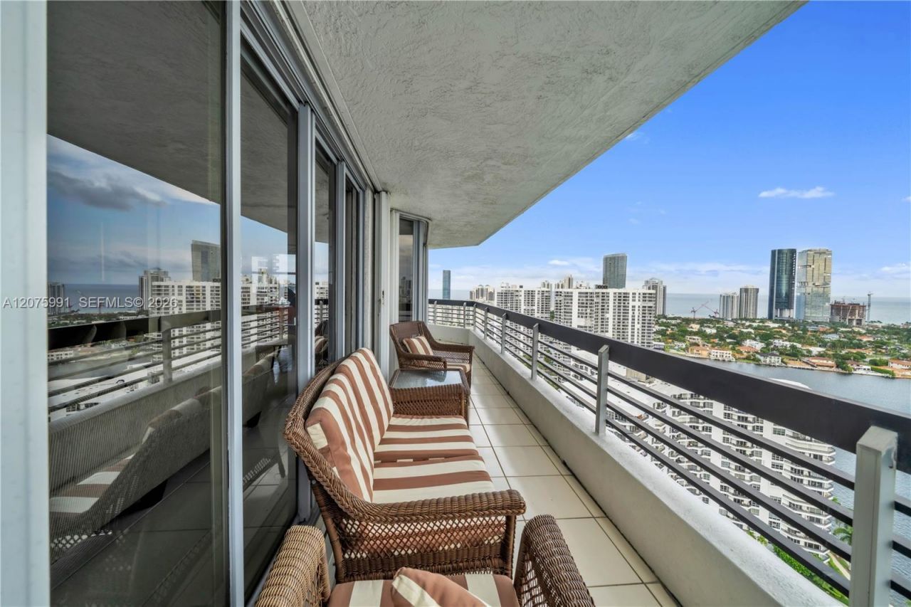 3530 Mystic Pointe Dr , Unit 3210, Aventura, FL 33180 Photo