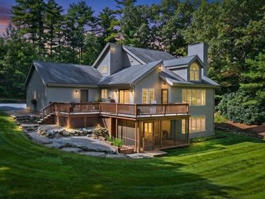 182 High St, Carver, MA 02330