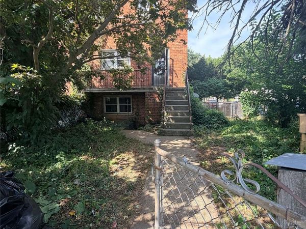 4200 E Tremont Avenue , Bronx, NY 10465