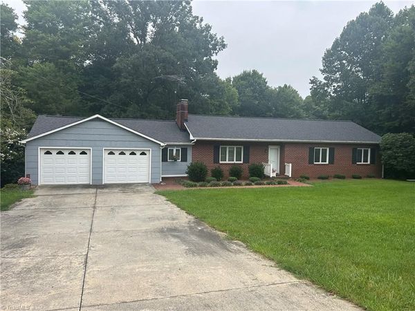 3748 Prides Road , East Bend, NC 27018