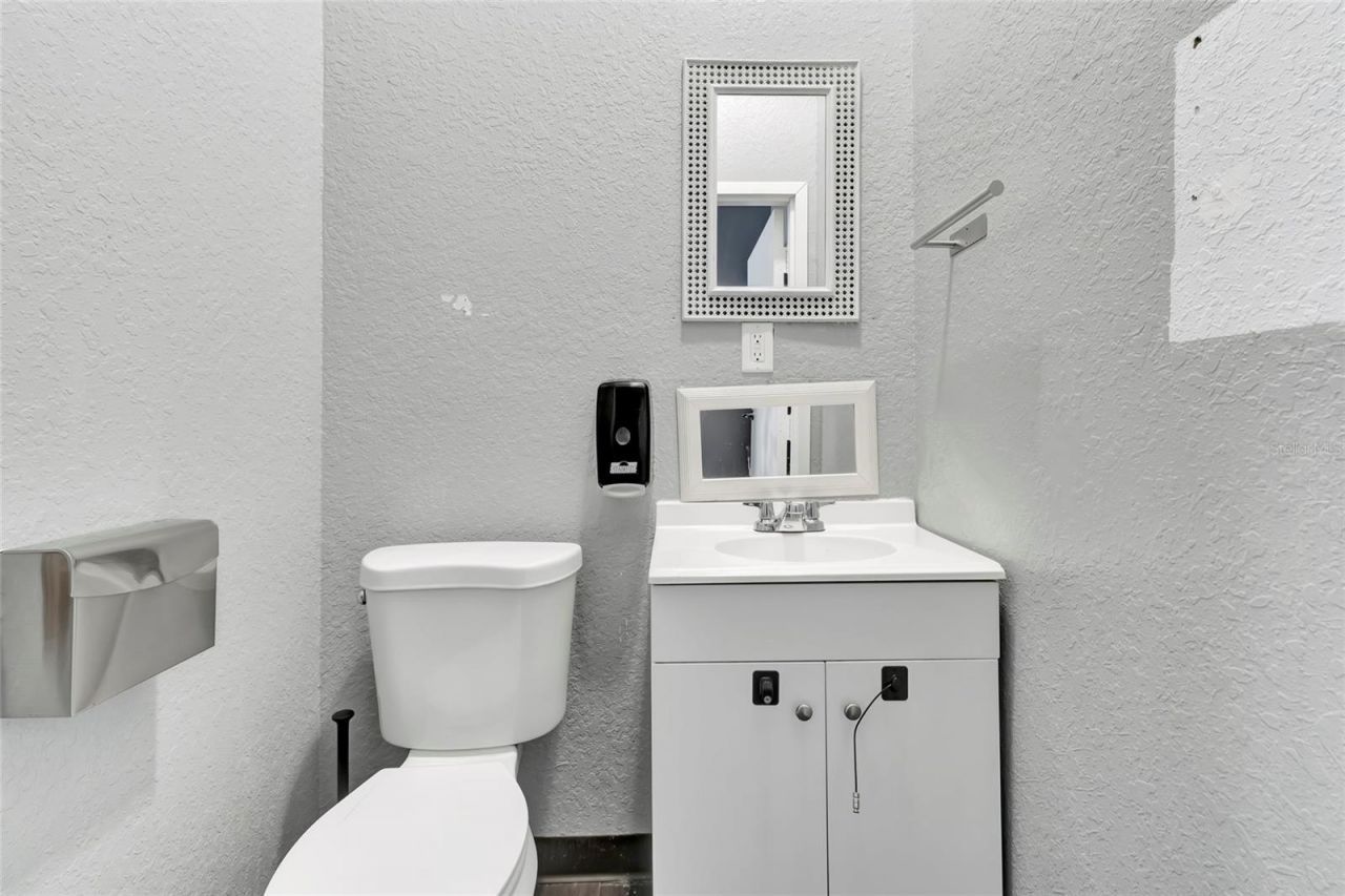 105 E Baker Street , Minneola, FL 34715 Photo