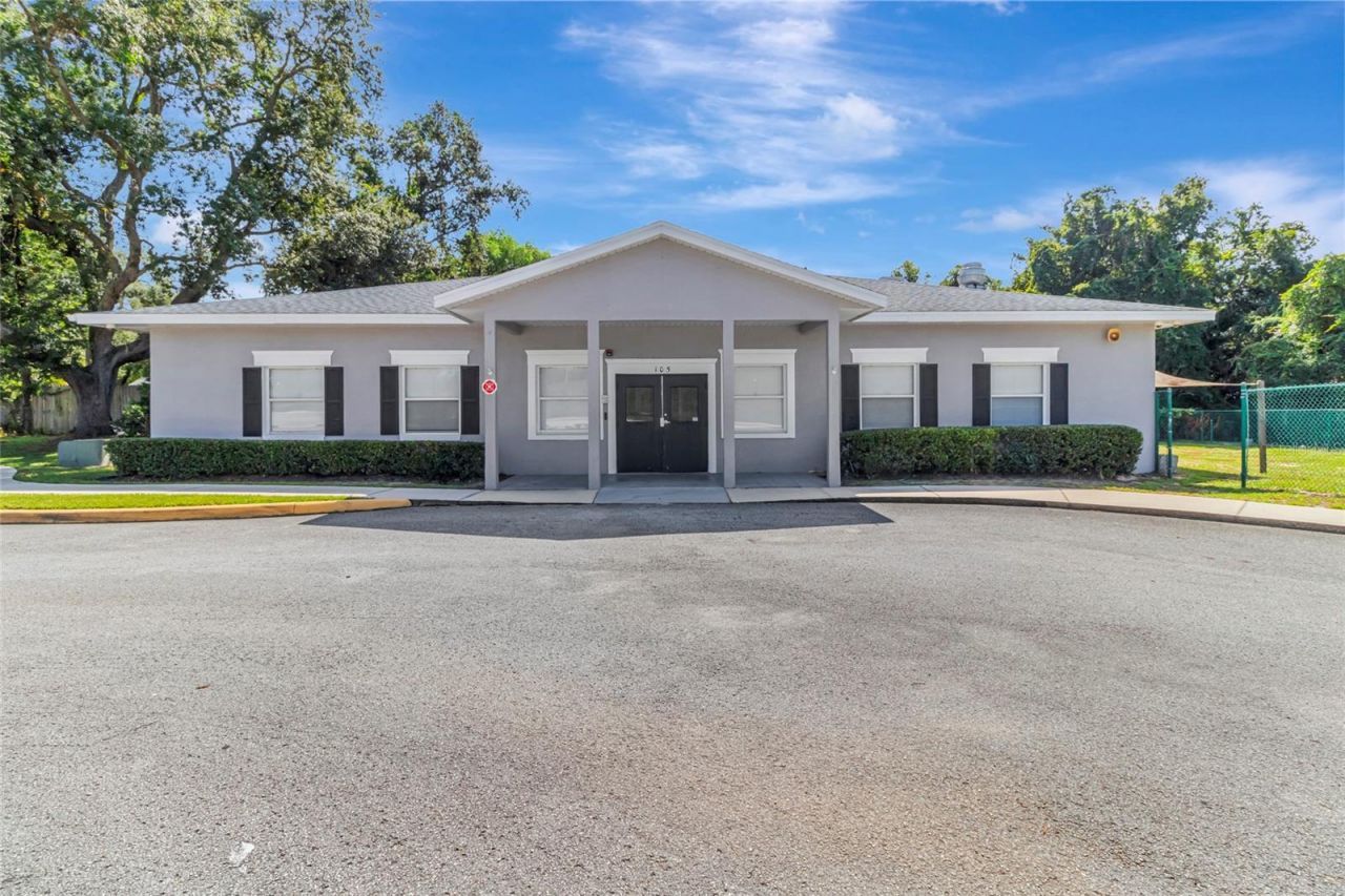 105 E Baker Street , Minneola, FL 34715 Photo