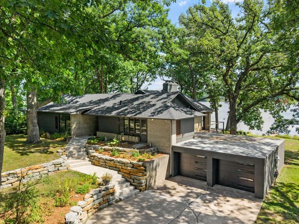 12 W Shore Road, North Oaks, MN 55127