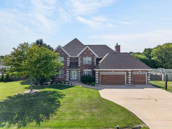 661 Hickman Lane , Woodstock, IL 60098