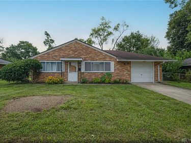 3852 Waterbury Drive, Kettering, OH 45439