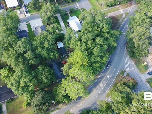 752 Fairhope Ave, Fairhope, AL 36532