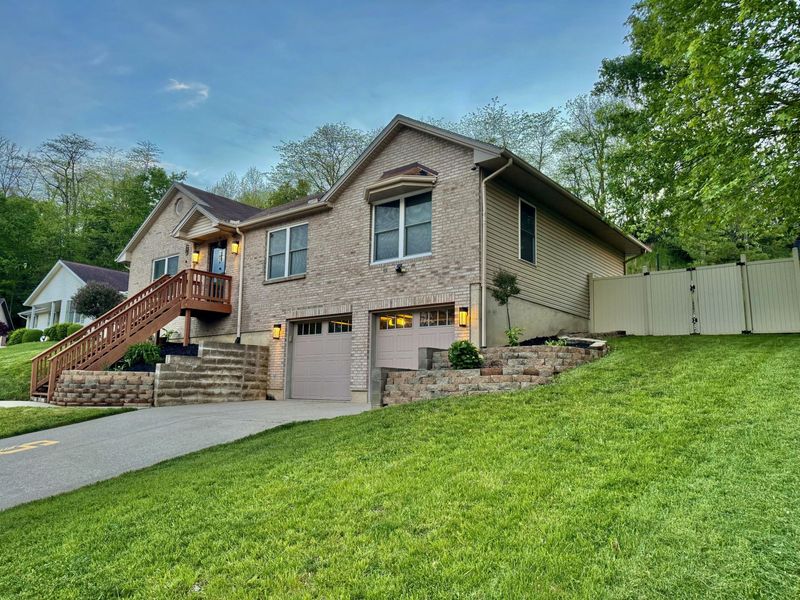 1370 Maple Leaf Court, Sidney, OH 45365 Photo 2