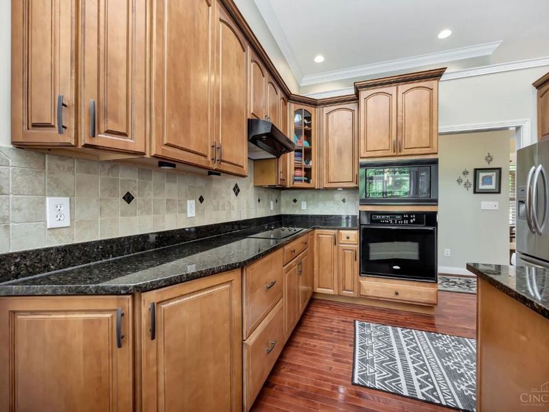 115 Hunter Woods Drive, Oxford, OH 45056 Photo 13